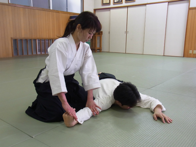 心身の統一のために 大阪 春風会合気道aikidoは大阪市住吉区の三稜中学挌技室で稽古しています
